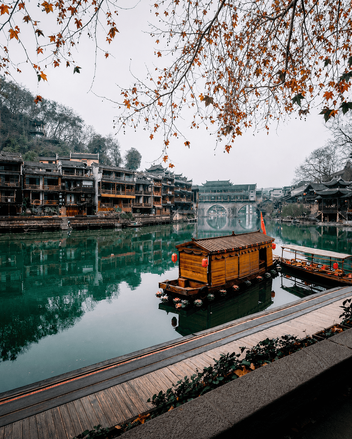 Phượng Hoàng Cổ Trấn